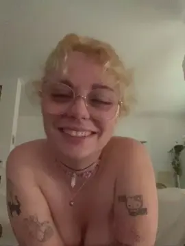 Cam4 Sex Chat of Emy_2002