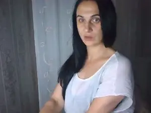 Cam4 Live Sex Cam of Emilia55