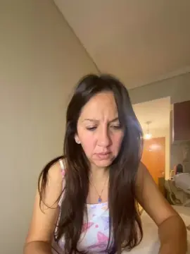 Cam4 Live Sex Cam of Queenyes