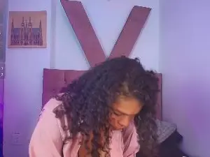Cam4 Private Sex Chat of CamilaReyess