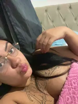 Cam4 Sex Cam of Jessikaaaa69