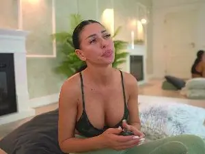 Cam4 Free Live Porn of MyaBlack