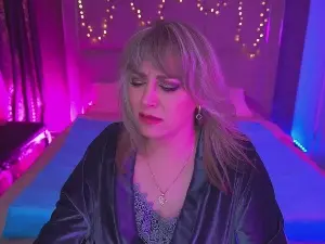 Cam4 Sex Cam of CandyLadyyy