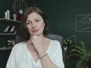 Cam4 Live Sex Cam of Vivian_Heart