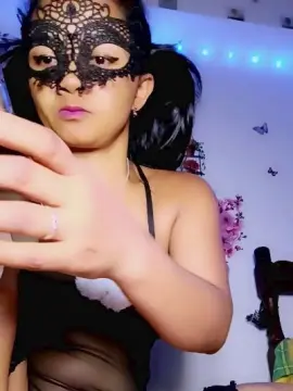 Cam4 Live Porn of queenny1
