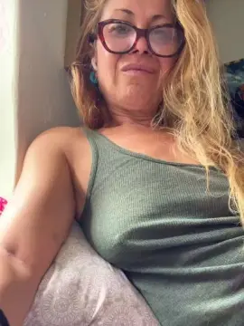 Cam4 Live Sex Cam of Kinkibubble