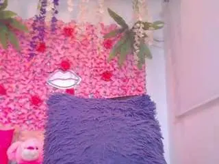 Camsoda Sex Cam of blondesquirt