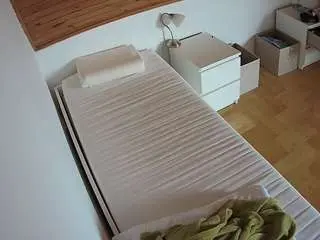 Camsoda Best Webcam of voyeurcam-julmodels-greybed-1