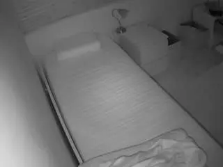 Camsoda Adult Webcams of voyeurcam-julmodels-greybed-1
