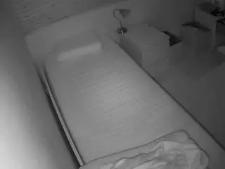 Camsoda Private Sex Chat of voyeurcam-julmodels-greybed-1