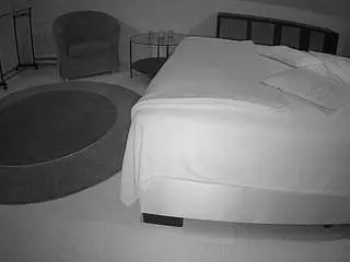 Camsoda Adult Webcams of voyeurcam-julmodels-whitebed-6