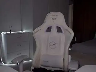 Camsoda Nude Webcam of evelina-fox