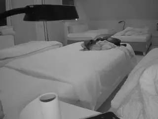 Camsoda Sex Chat of voyeurcam-julmodels-bed-2