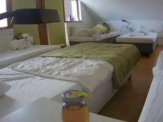 Camsoda Sex Chat of voyeurcam-julmodels-bed-2