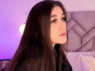 Camsoda Free Porn Cam of arianna-suarezz