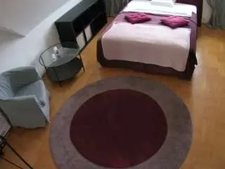 Camsoda Watch Live Sex Cams of voyeurcam-julmodels-whitebed-1