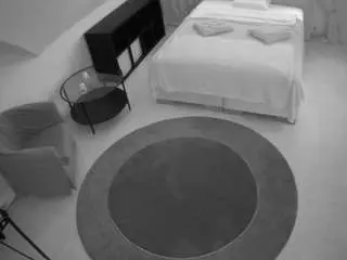 Camsoda Live Sex of voyeurcam-julmodels-whitebed-1