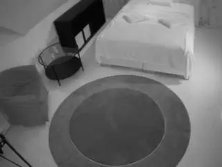 Camsoda Live Porn of voyeurcam-julmodels-whitebed-1