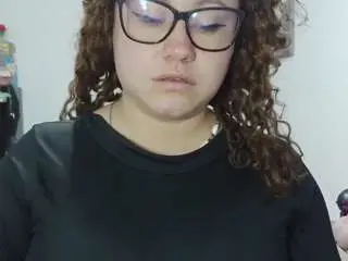 Camsoda Nude Webcam of curly-greeneyed