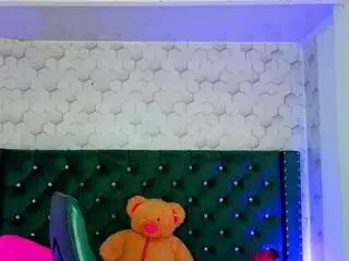 Camsoda Nude Webcam of juliana-diamond