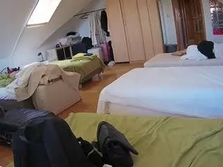 Camsoda Nude Webcam of voyeurcam-julmodels-bed-3