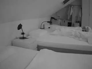 Camsoda Free Live Porn of voyeurcam-julmodels-bed-4