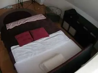 Camsoda Watch Live Sex Cams of voyeurcam-julmodels-whitebed-2