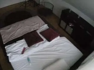 Camsoda Nude Webcam of voyeurcam-julmodels-whitebed-2