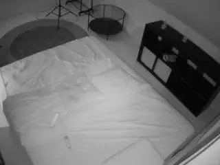 Camsoda Sex Cam of voyeurcam-julmodels-whitebed-2