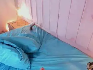 Camsoda Nude Webcam of hillary-collins