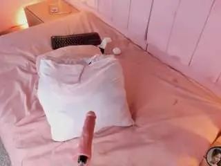 Camsoda Live Sex Cam of hillary-collins