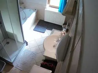 Camsoda Live Sex of voyeurcam-julmodels-bath-2nd-2