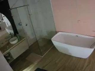 Camsoda Nude Webcam of voyeurcam-casa-salsa-bathroom-2