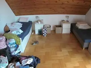 Camsoda Watch Live Sex Cams of voyeurcam-julmodels-greybed-3