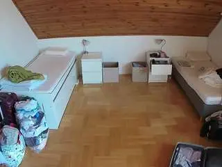 Camsoda Free Porn Cam of voyeurcam-julmodels-greybed-3