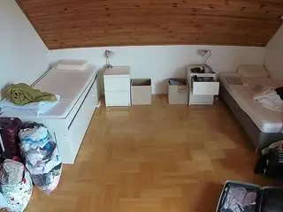 Camsoda Adult Webcams of voyeurcam-julmodels-greybed-3
