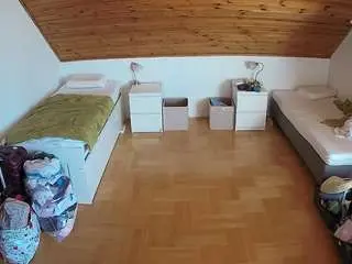 Camsoda Private Sex Chat of voyeurcam-julmodels-greybed-3