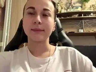 Camsoda Free Porn Cam of louisdegen