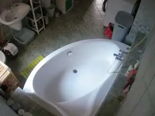 Camsoda Best Webcam of voyeurcam-julmodels-bath-1st-1