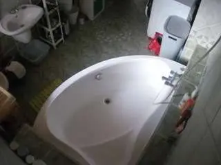 Camsoda Sex Cam of voyeurcam-julmodels-bath-1st-1