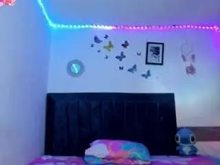 Camsoda Adult Video Chat of emmie-bunny