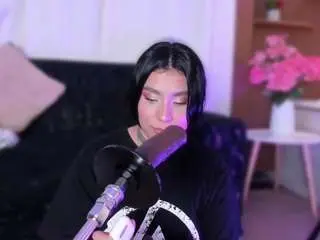 Camsoda Free Porn Cam of emmywilliams