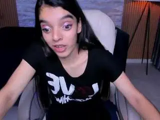 Camsoda Nude Webcam of thaliaa-parkerr