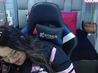 Camsoda Free Live Porn of evelinzaens