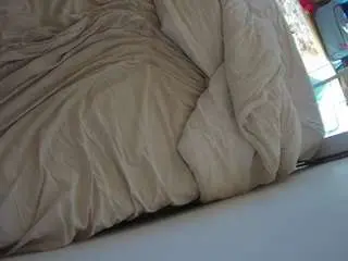 Camsoda Free Porn Cam of voyeurcam-julmodels-whitebed-4
