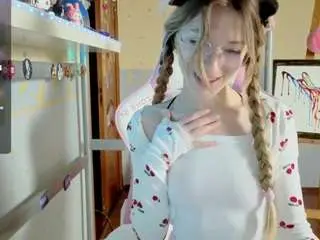 Camsoda Nude Webcam of miamooonn