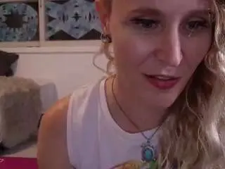 Camsoda Free Porn Cam of susieandlacey