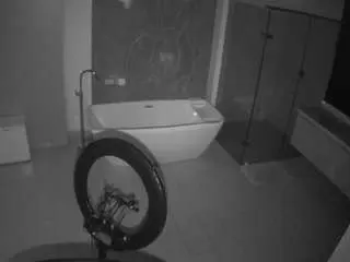 Camsoda Nude Webcam of voyeurcam-casa-salsa-bathroom-4