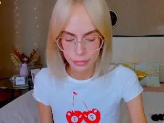 Camsoda Watch Live Sex Cams of bellatip