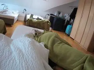 Camsoda Live Sex Cam of voyeurcam-julmodels-bed-1